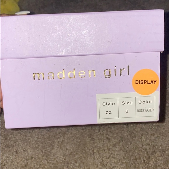 Shoes - Picture 2 of 5